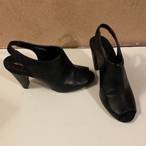 BEAUTIFUL SLING BACKS